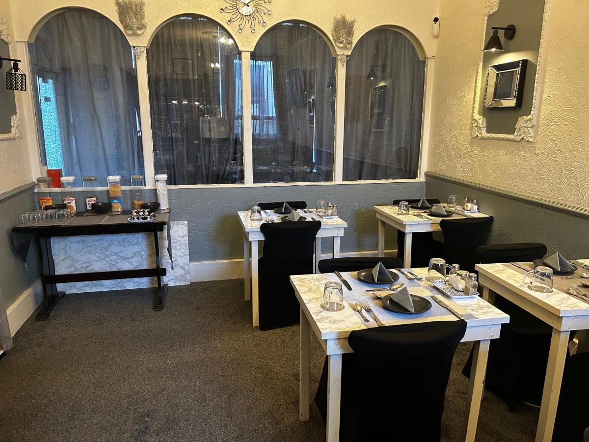 The Rhyl Bed and Breakfast Μπλάκπουλ Εξωτερικό φωτογραφία