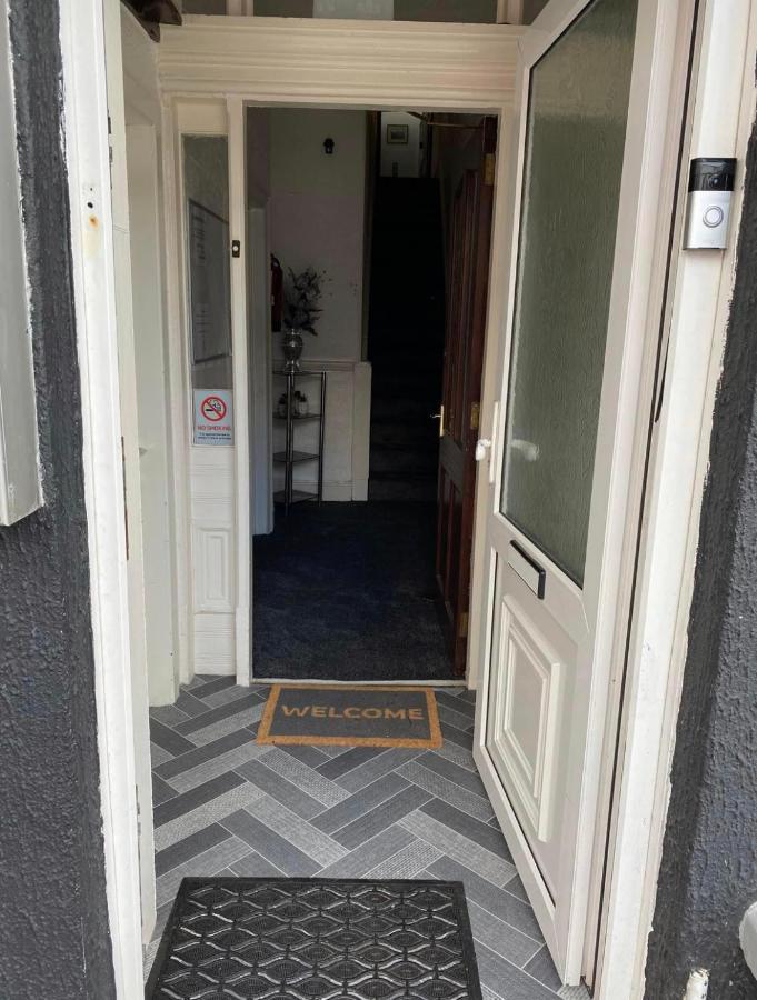The Rhyl Bed and Breakfast Μπλάκπουλ Εξωτερικό φωτογραφία